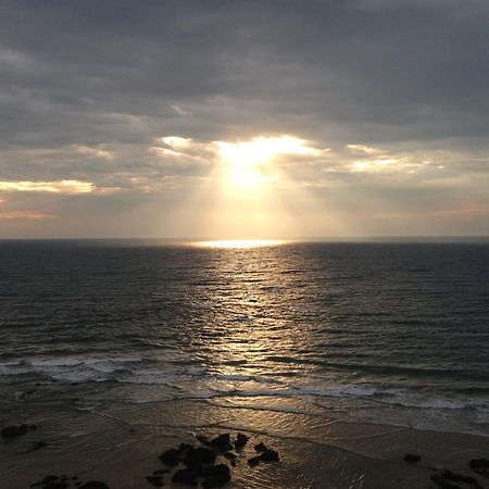 Azura Beach House B&B พอร์ตแมคควอรี ภายนอก รูปภาพ