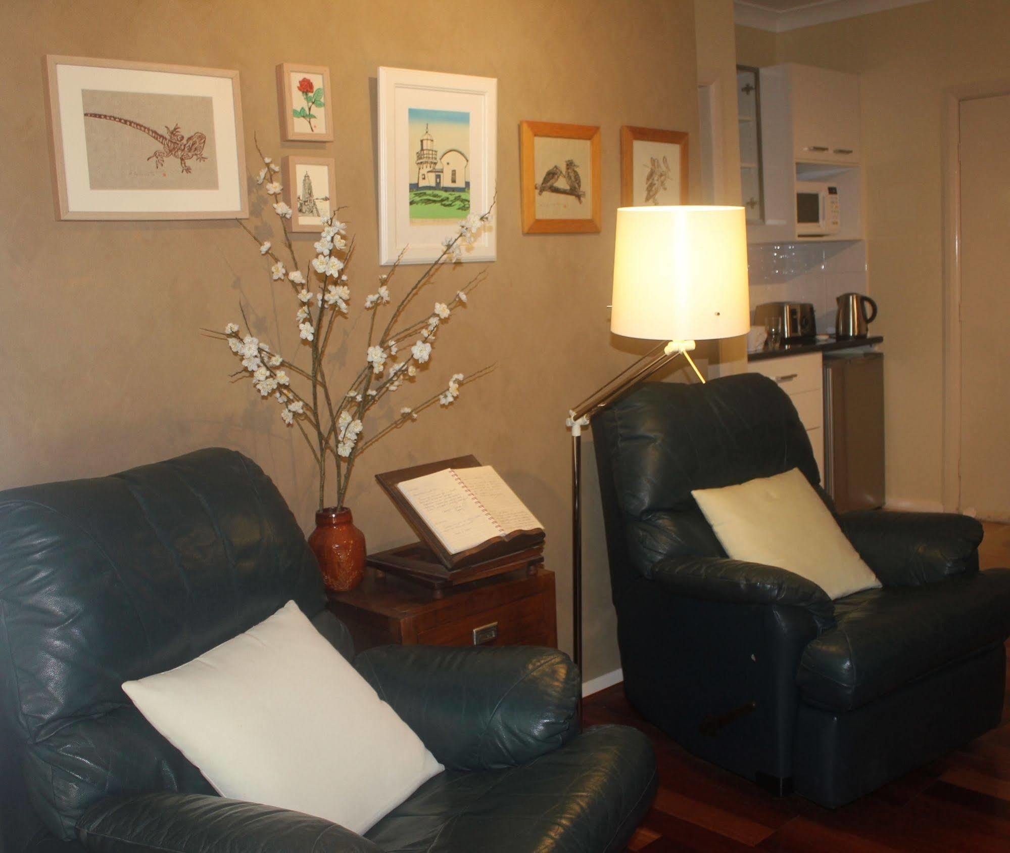Azura Beach House B&B พอร์ตแมคควอรี ภายนอก รูปภาพ